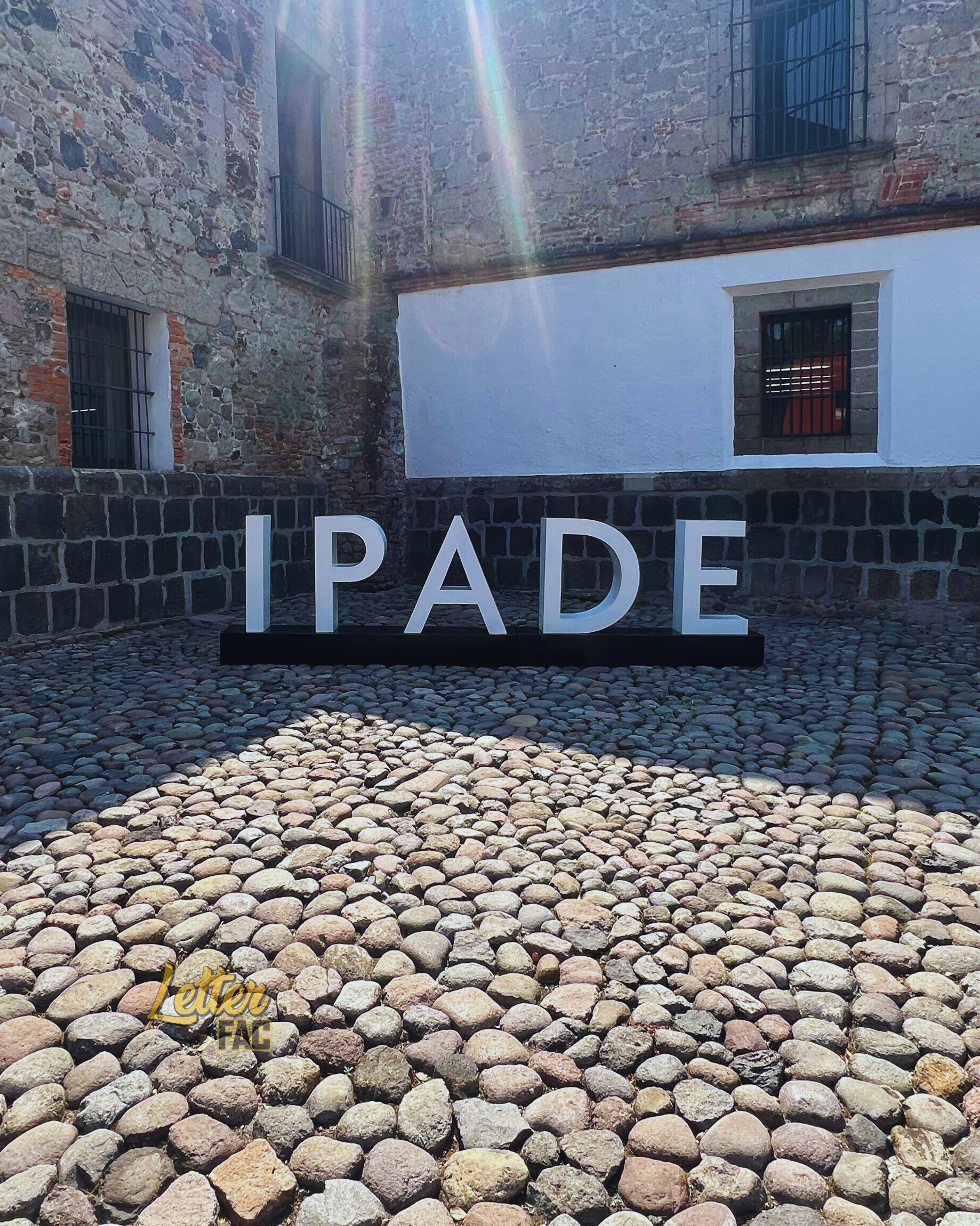 ipade_monumental
